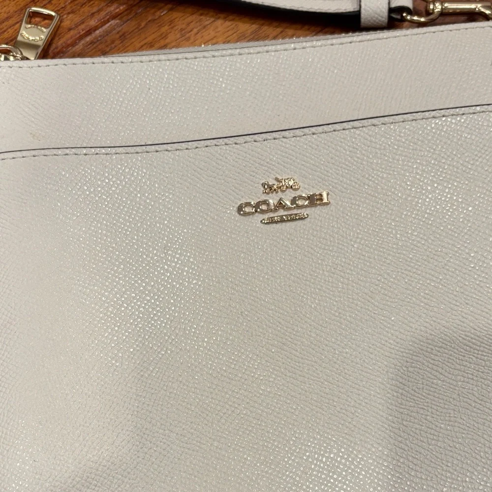 Coach Off-White Crossbody Bag - Picture 2 of 8